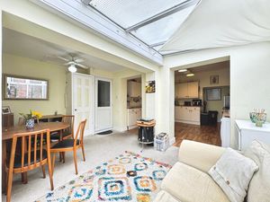 SYDNEY STREET- click for photo gallery